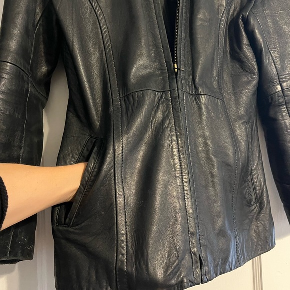 Vintage black genuine leather jacket - Picture 4 of 8
